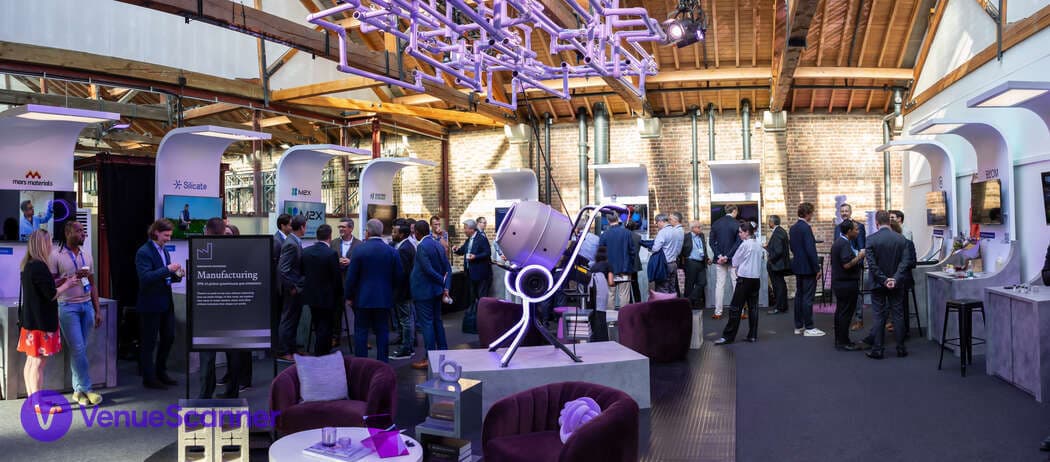 East Mall Breakouts, Tobacco Dock photo #1