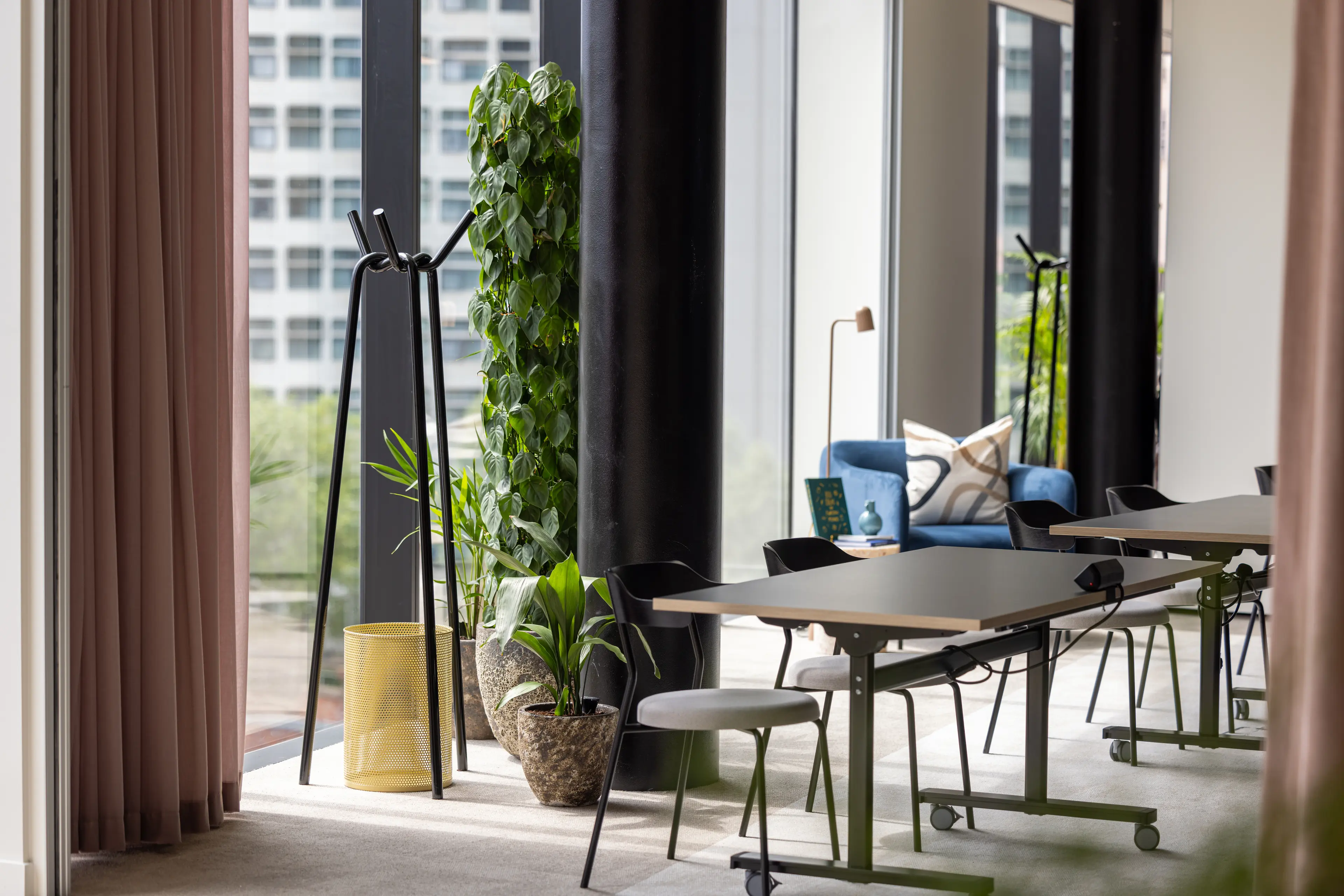 Mission Room, 100 Embankment photo #3