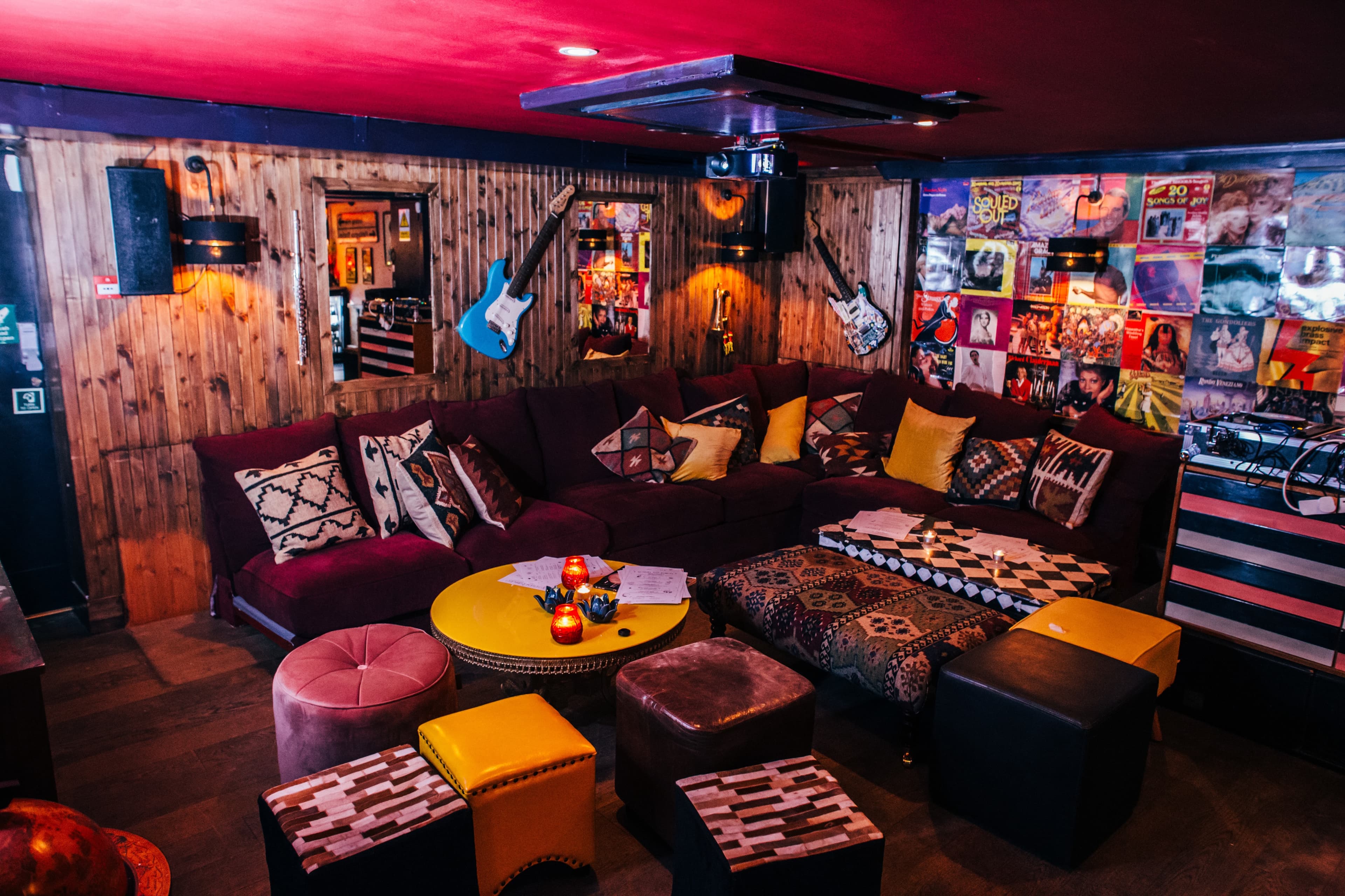 The Little Yellow Door, The Flatmates' Den photo #2