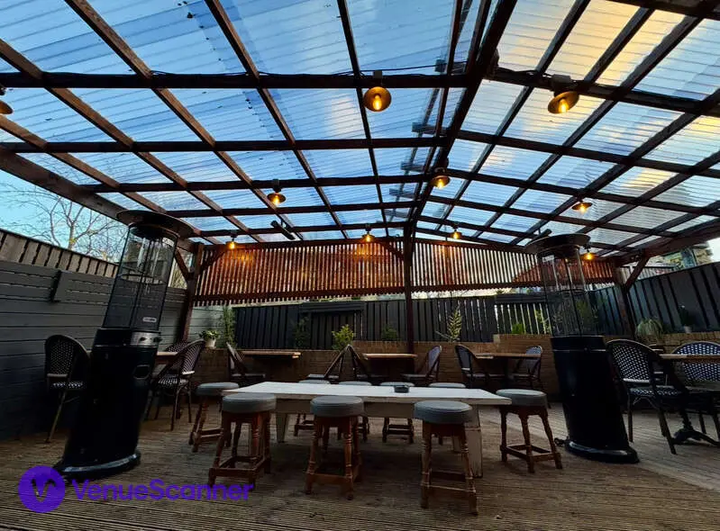 Beer Garden, Carbobar photo #3