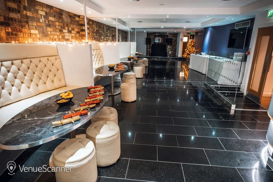 2010 Club, Selhurst Park photo #2