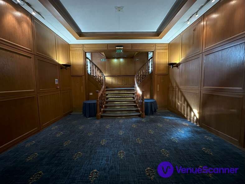 The Court Room, Wellington On The Thames photo #3