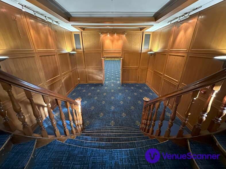 The Court Room, Wellington On The Thames photo #2