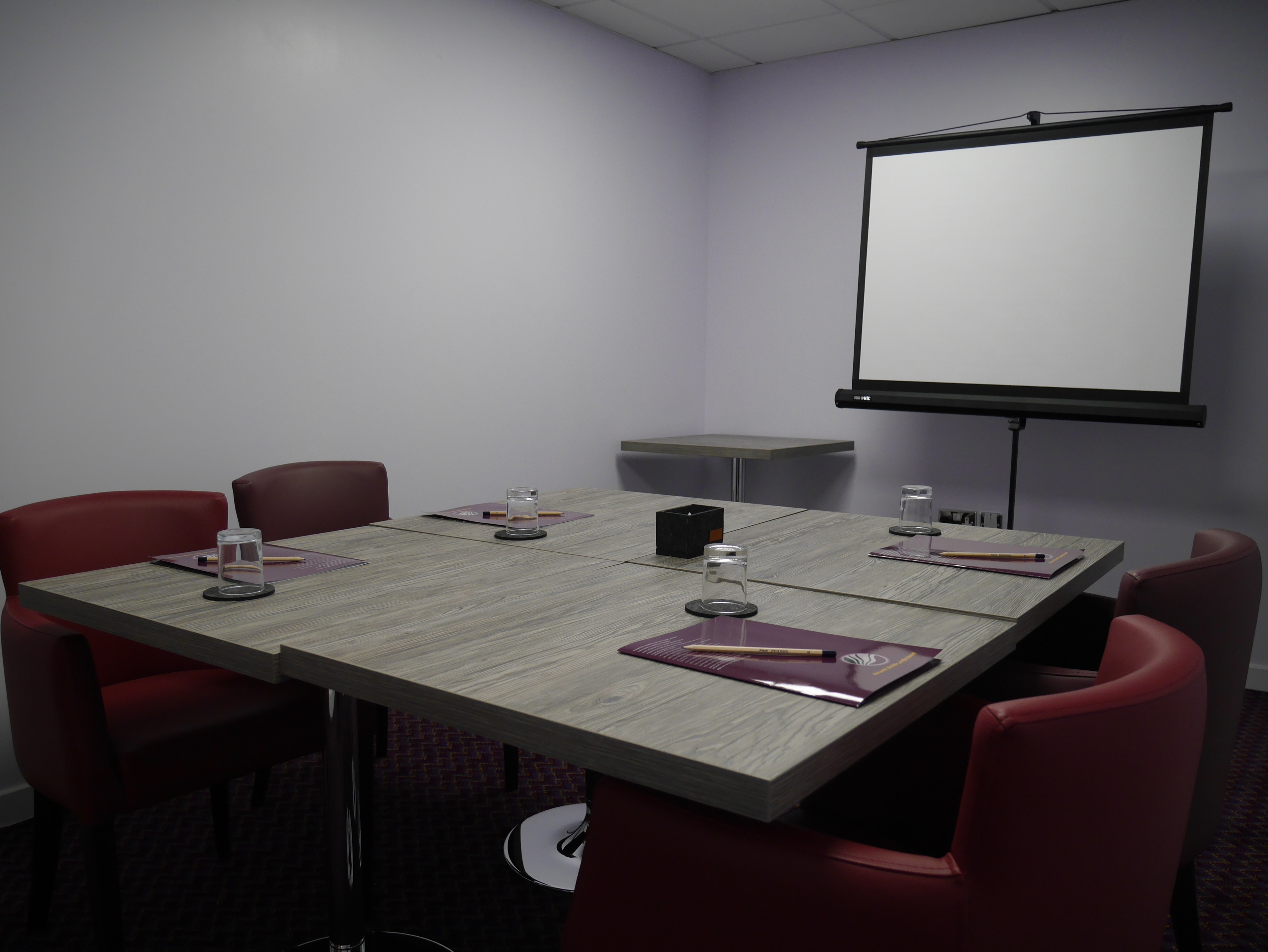 Photo of Kegworth Hotel & Conference Centre, Light Bulb