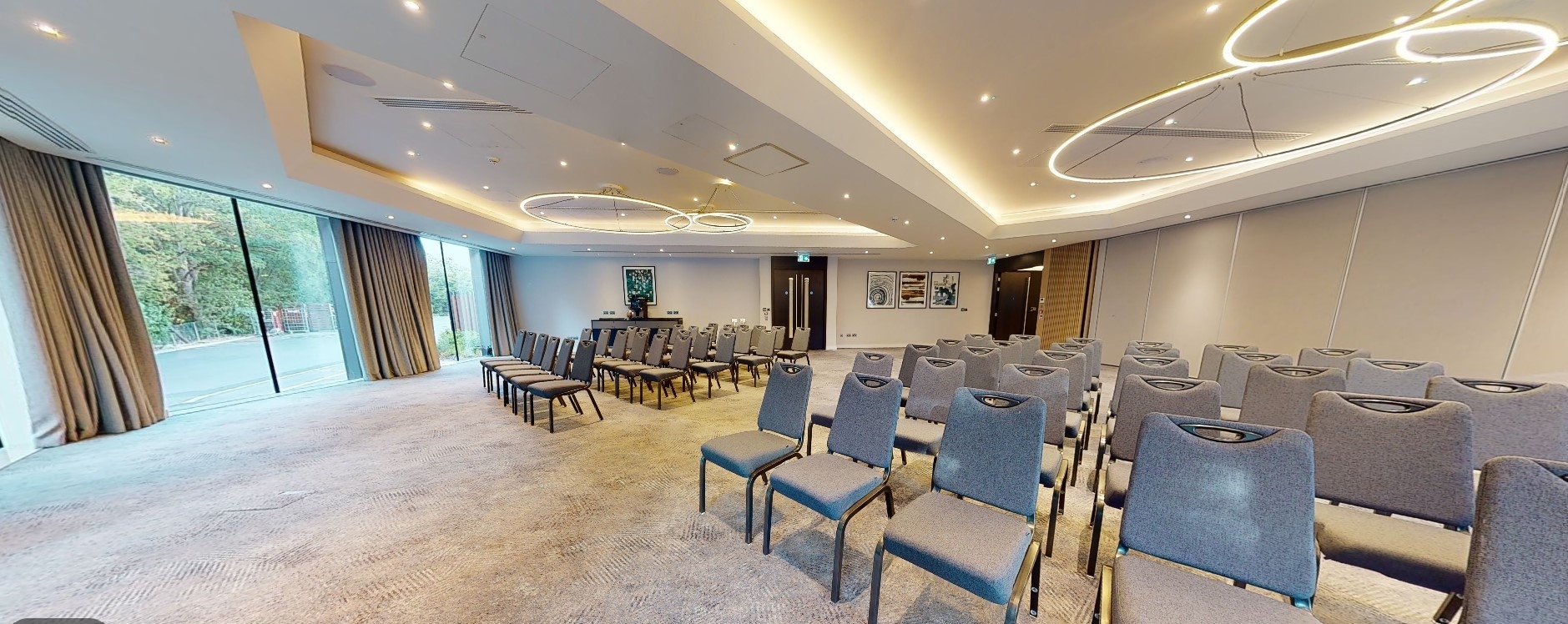 Photo of Holiday Inn Shepperton, The Set