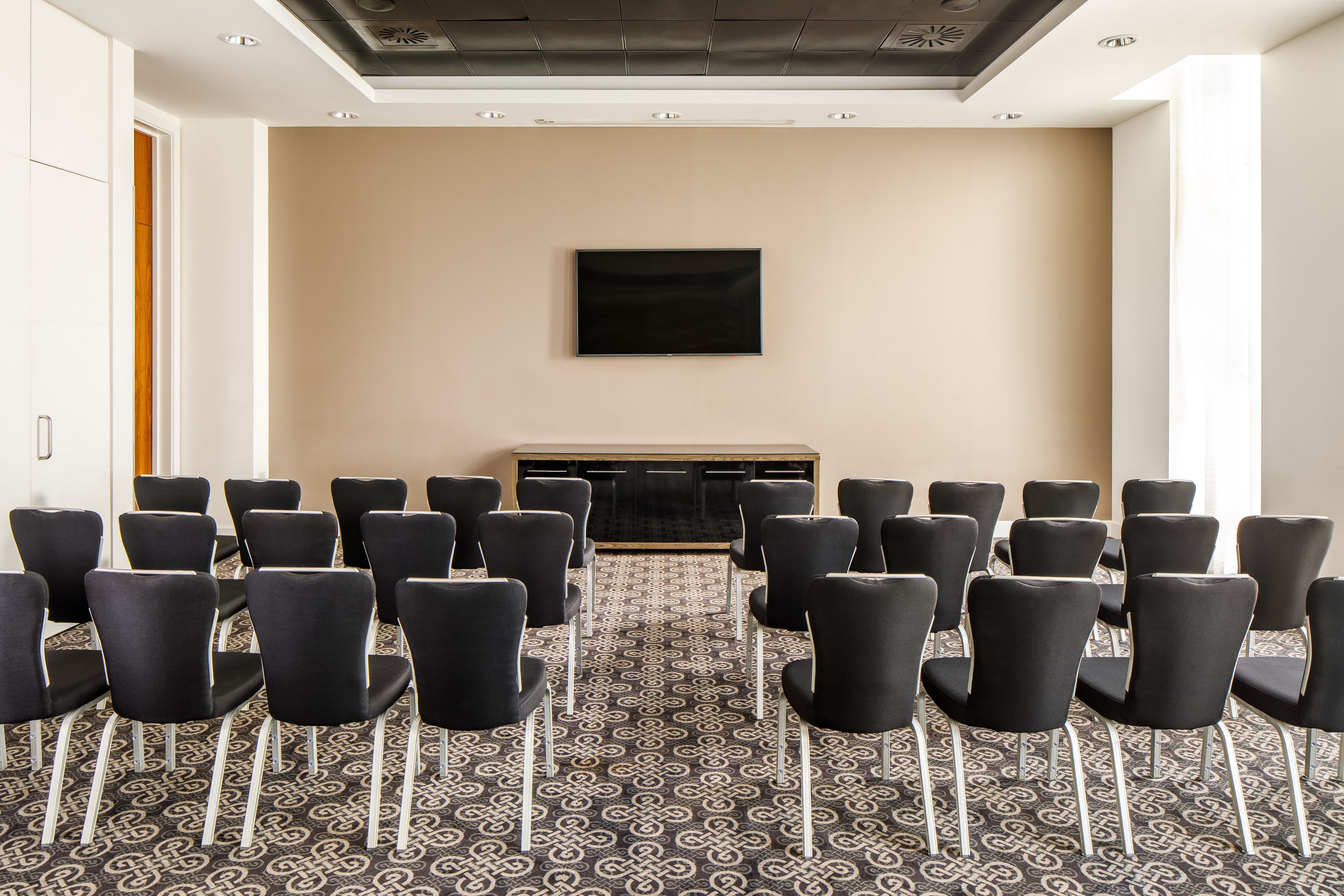 Rosso Suite, Majestic Hotel Cardiff photo #1
