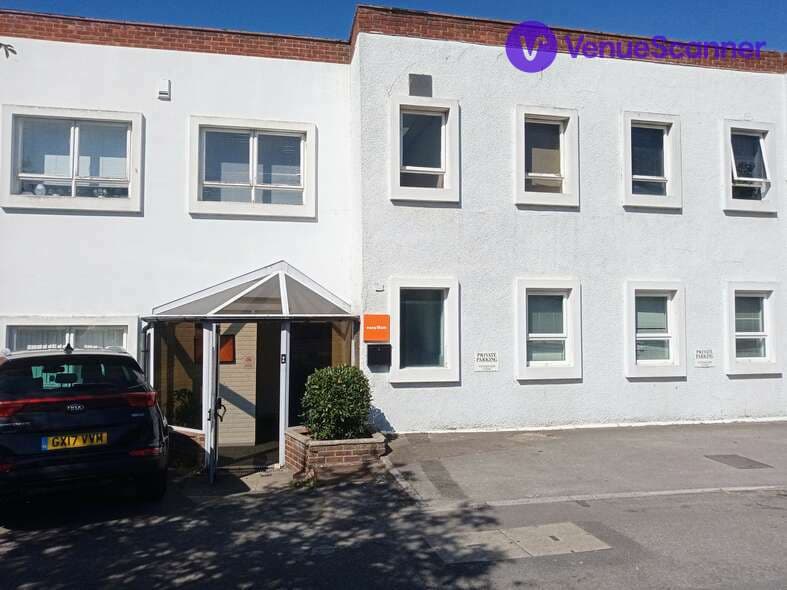 EasyHub Burgess Hill, The Hove Suite photo #3