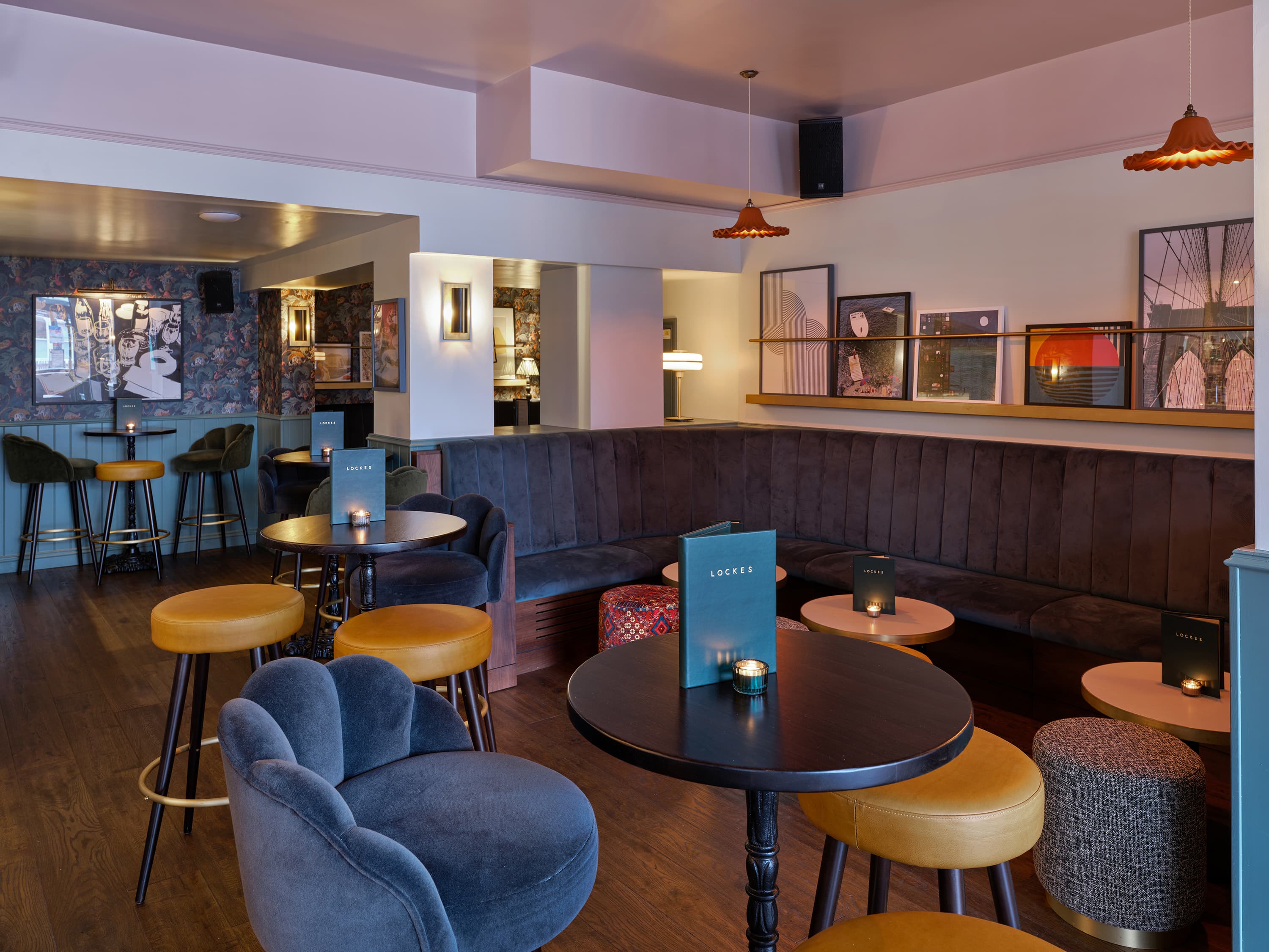 Middle Booth For 30 Guests