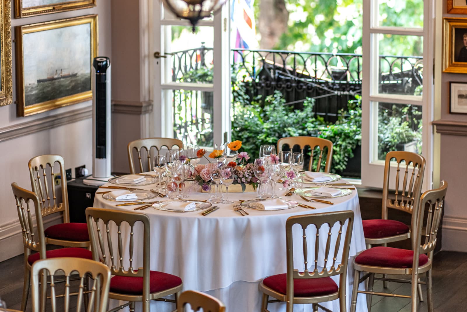 Trafalgar Tavern, Hardy Suite photo #2