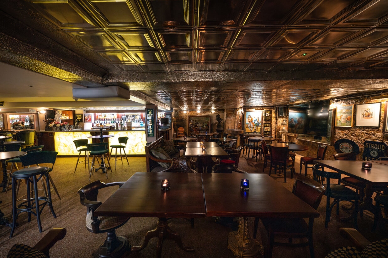 Photo of Trafalgar Tavern, Cribbs Parlour