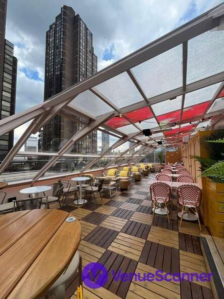 Circe's Corner With Additional Shared Space In Olympus Bar, Circe's Rooftop Waterloo photo #3