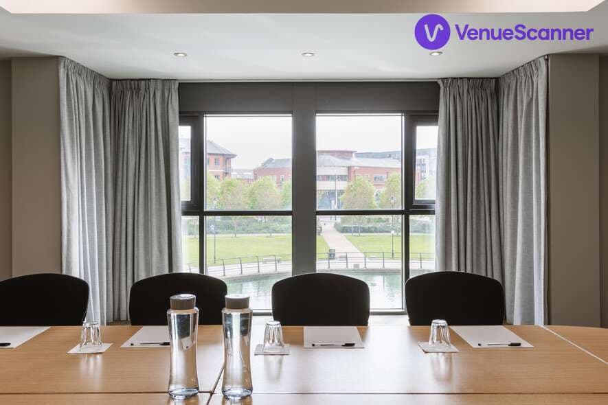 Zinc, Voco Belfast photo #2