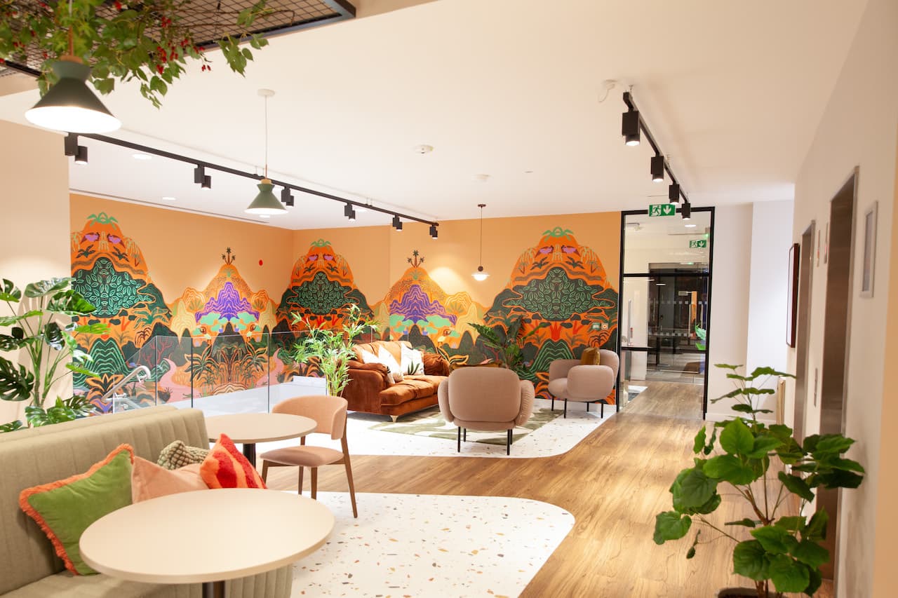 Runway East Bloomsbury, Woolf photo #2