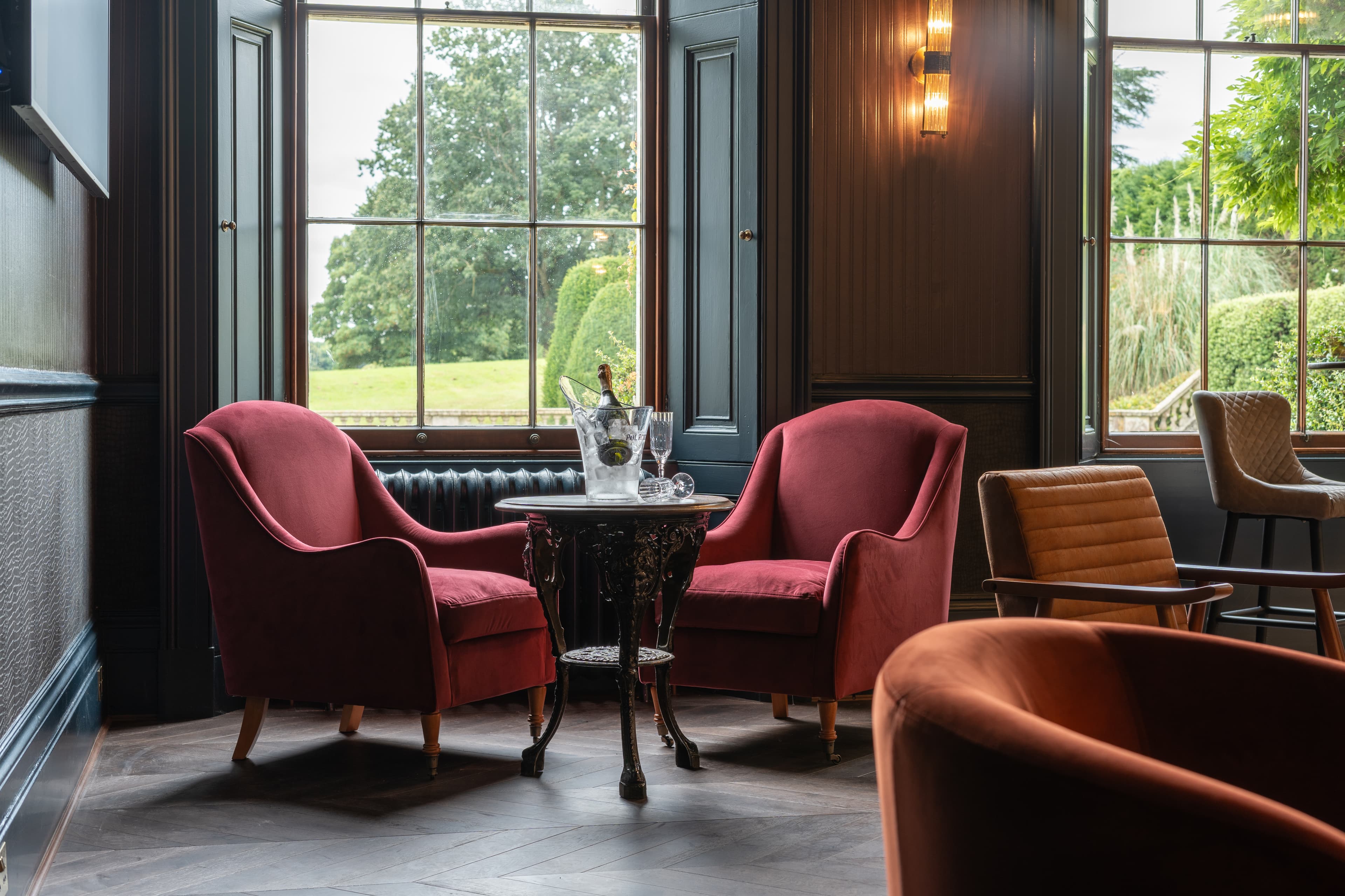 Churchill Snug Bar, Hartham Park Estate photo #3