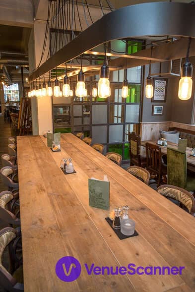 The Knights Table, The Castle, Tooting photo #2