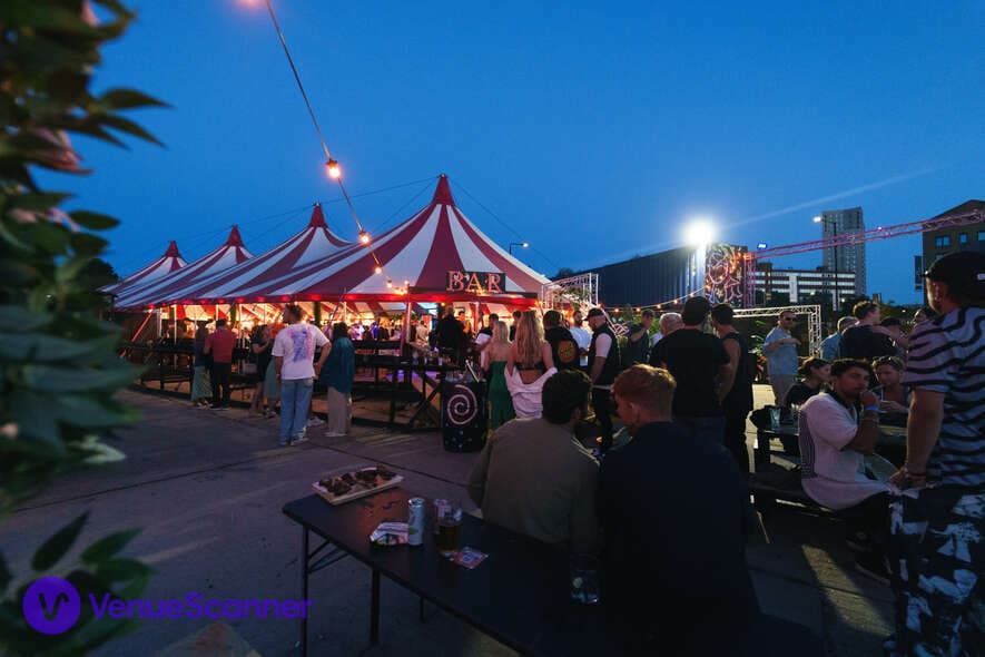 Warehouse, Urban Oasis photo #3