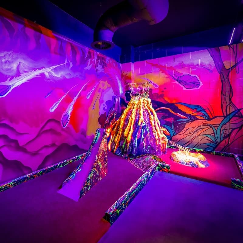 Mini Golf & Red Room