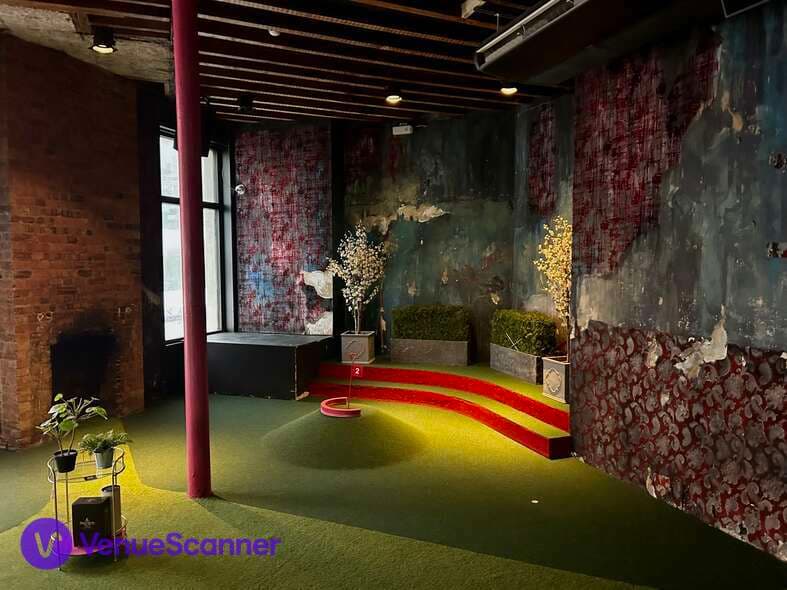 9 Hole Crazy Golf And Drink (Shared Hire), Shoreditch Balls photo #3