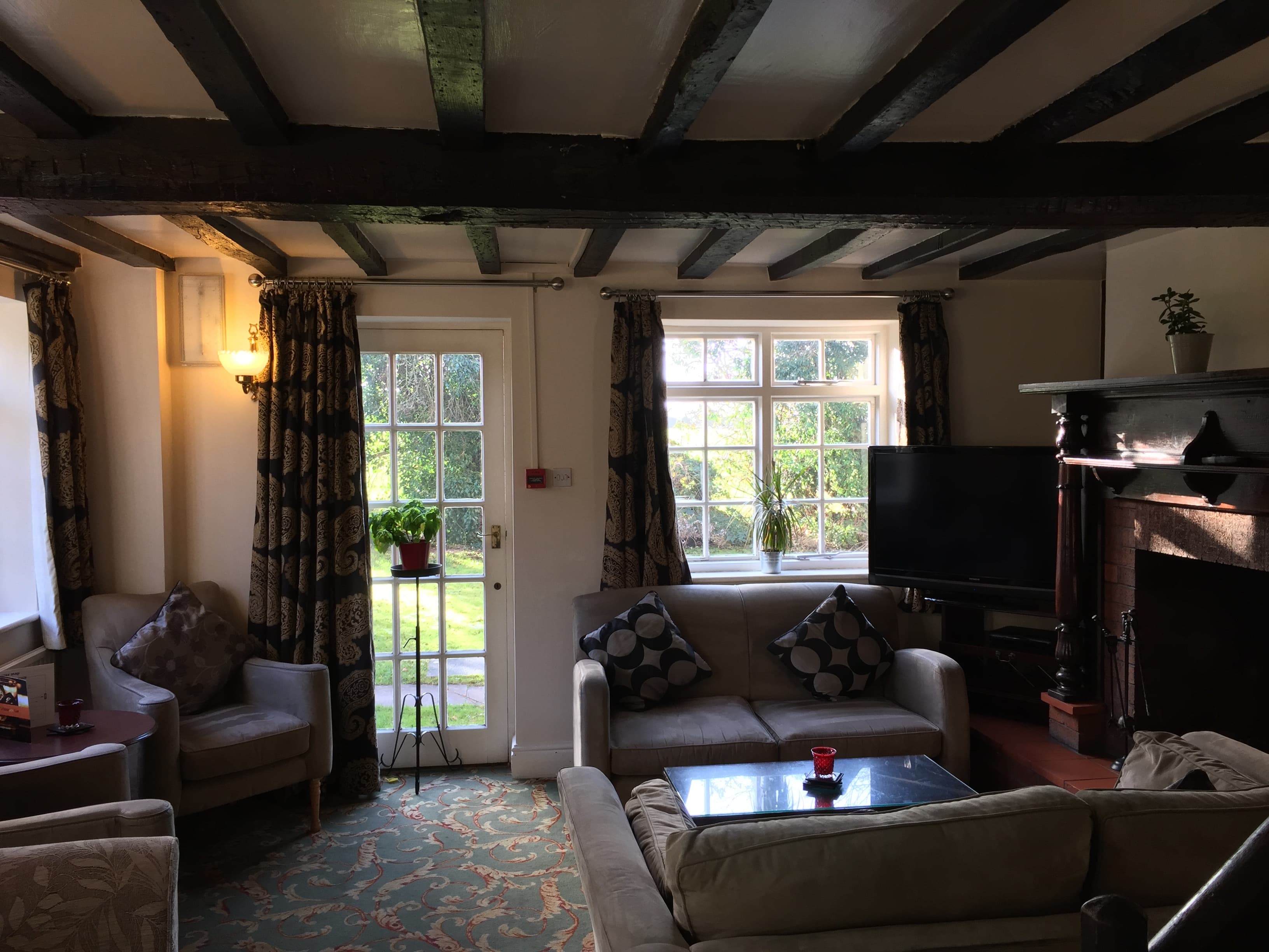 Brook Marston Farm Hotel, Drawing Room photo #2