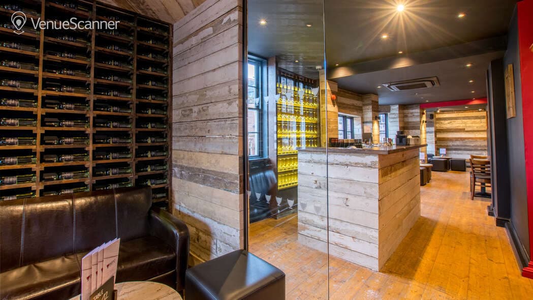 Semi-Private Hire, Veeno Chester photo #1