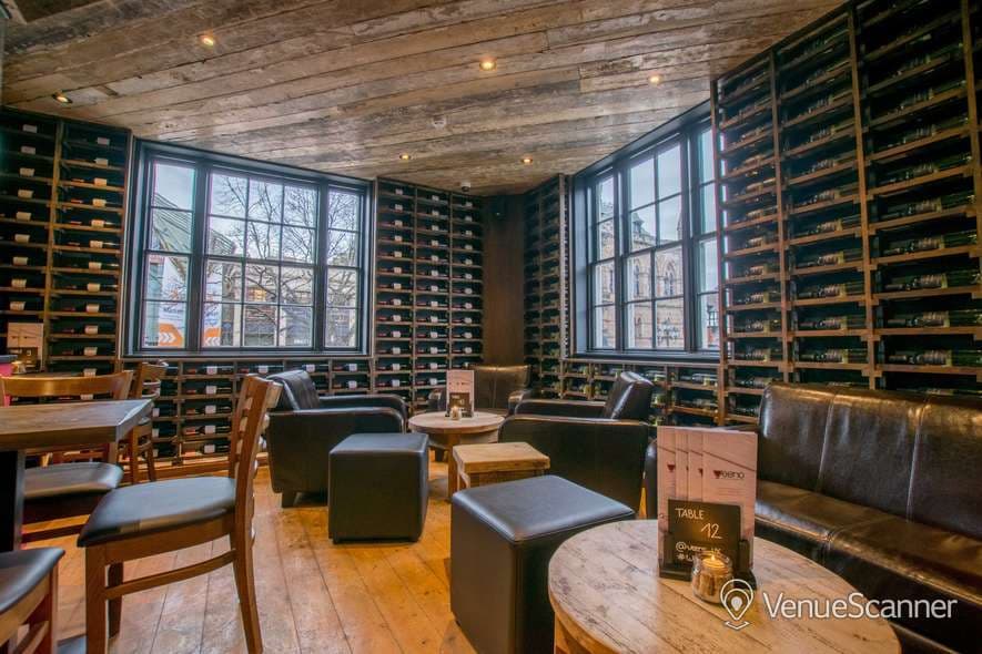 Veeno Chester, Semi-Private Hire photo #3