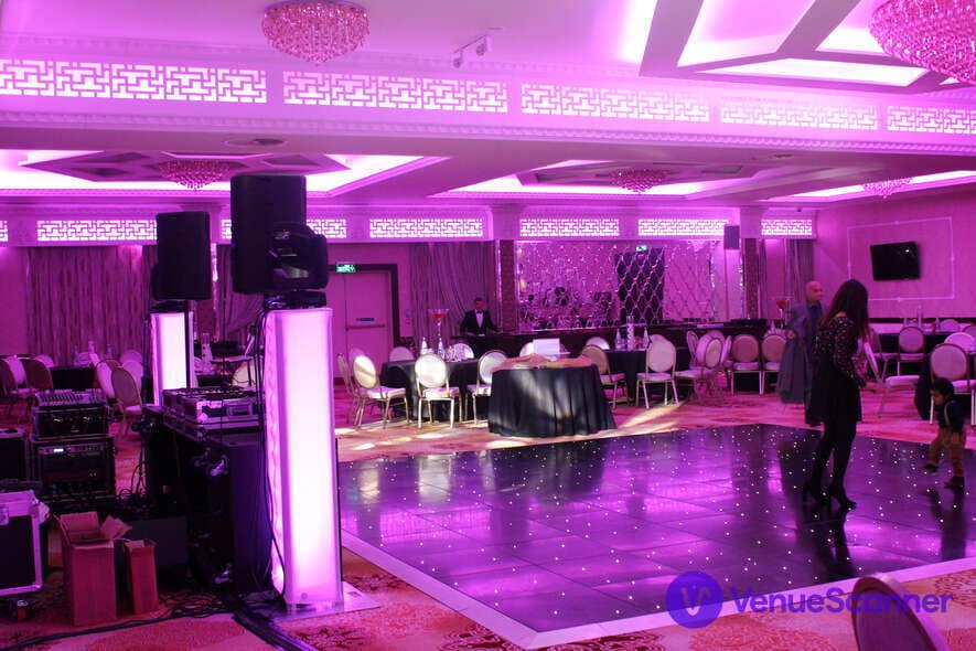 The Emirates Suite, Grand Sapphire Hotel And Banqueting photo #2