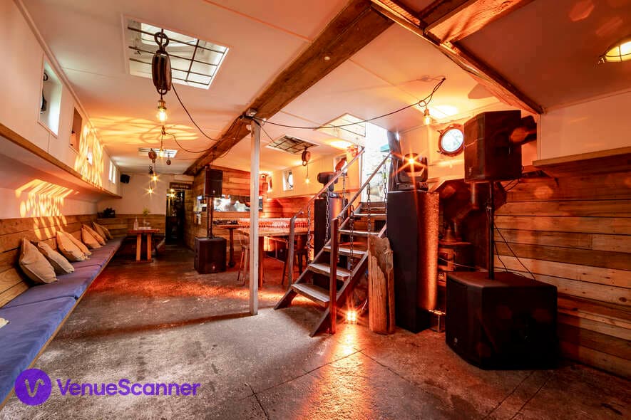 Lower Deck (Partial Hire), Barge East photo #1