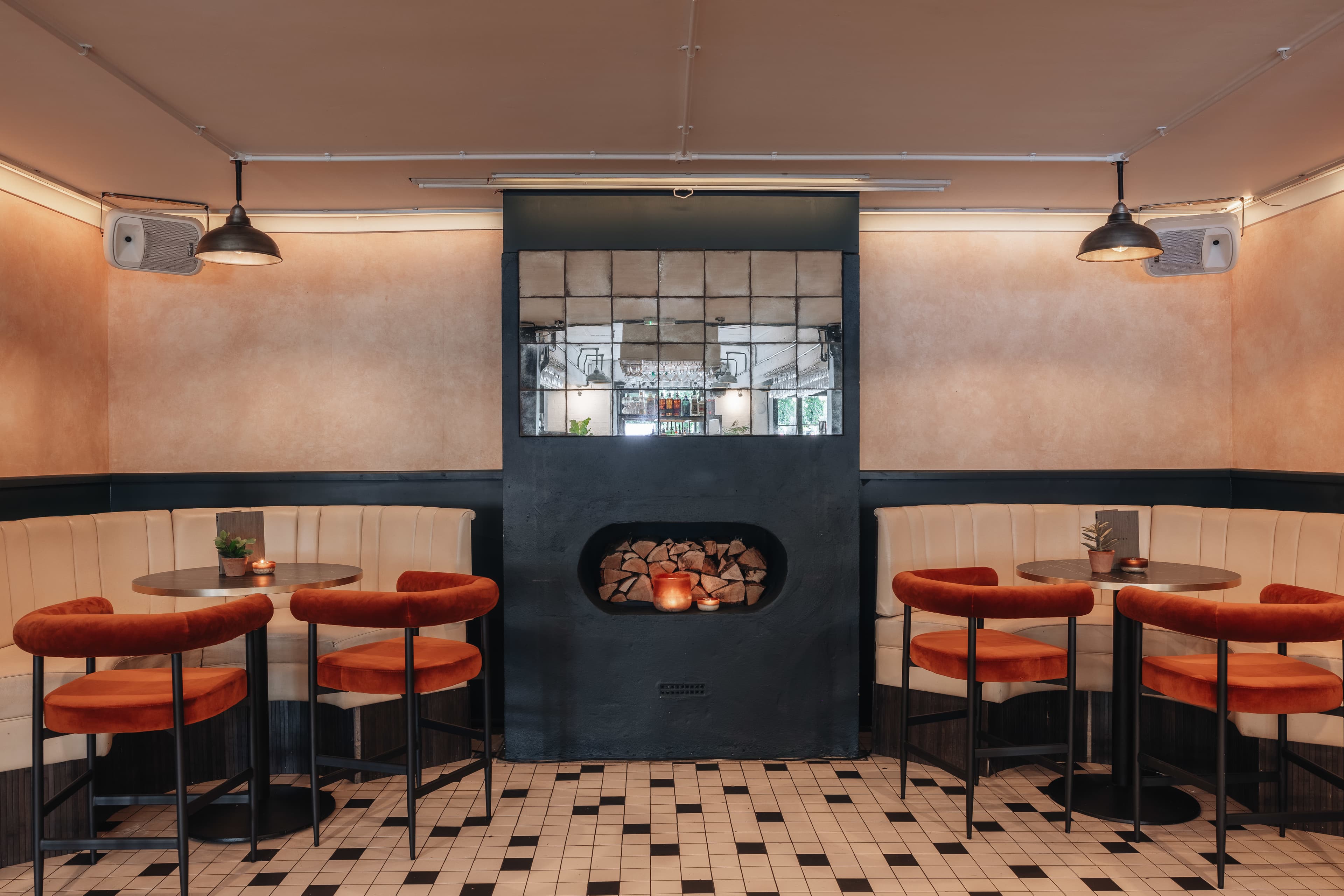 The Exhibit, The Hideaway photo #2