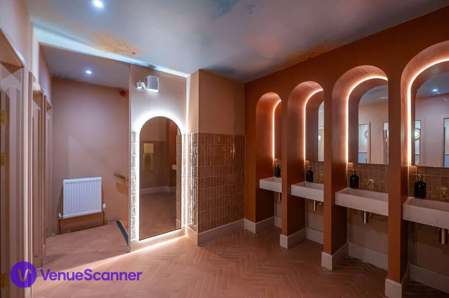 Mezzanine, Clays Birmingham photo #17