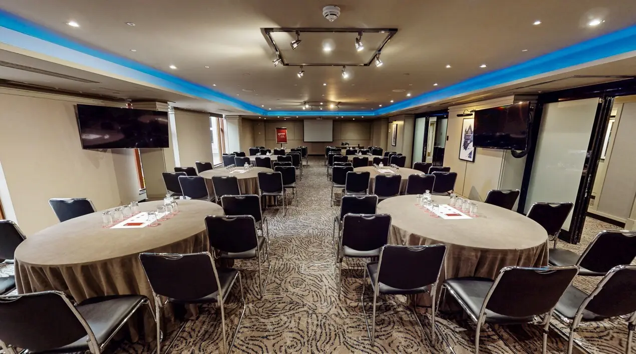 Crown Suite, Leonardo Royal London City photo #2