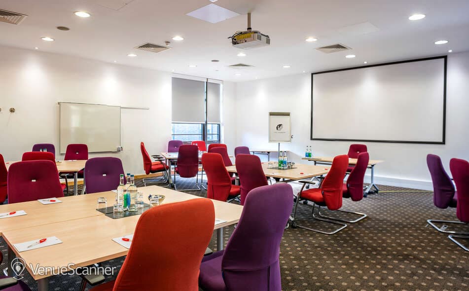 Wade, Barker, Henman And Perry Rooms, The Lensbury photo #2