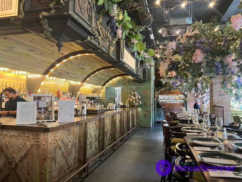 Full Venue, The Brunch & Cocktail Club photo #6