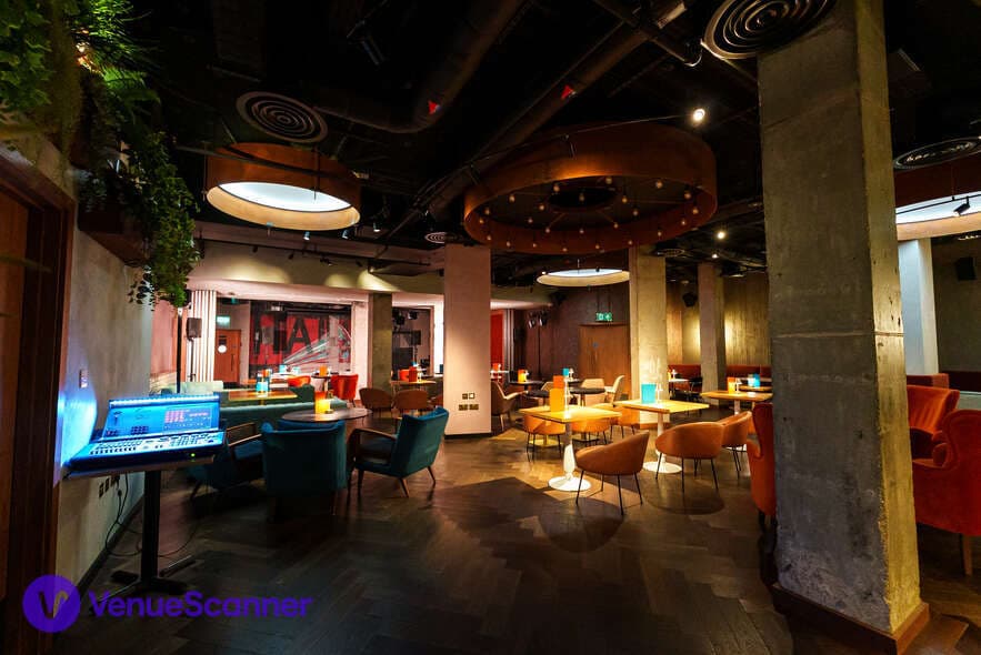 Q.T Speakeasy, Middle Eight photo #1