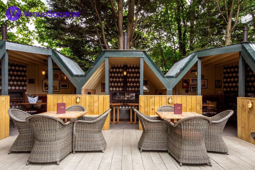 The Leather Bottle, Earlsfield, Garden Huts, undefined photo #2