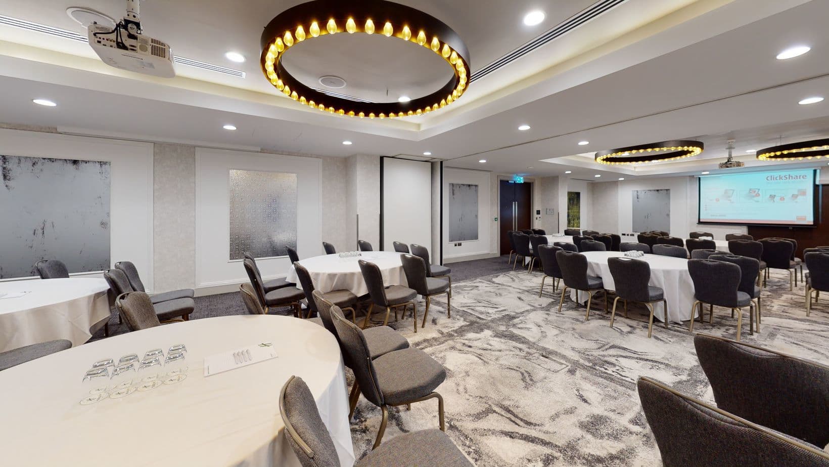 Holiday Inn Manchester City Centre, Hacienda Suite photo #2