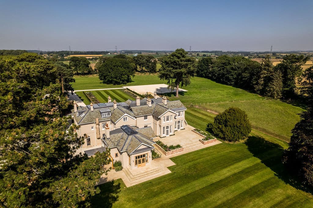 Exclusive Hire, Burtonfields Hall photo #27