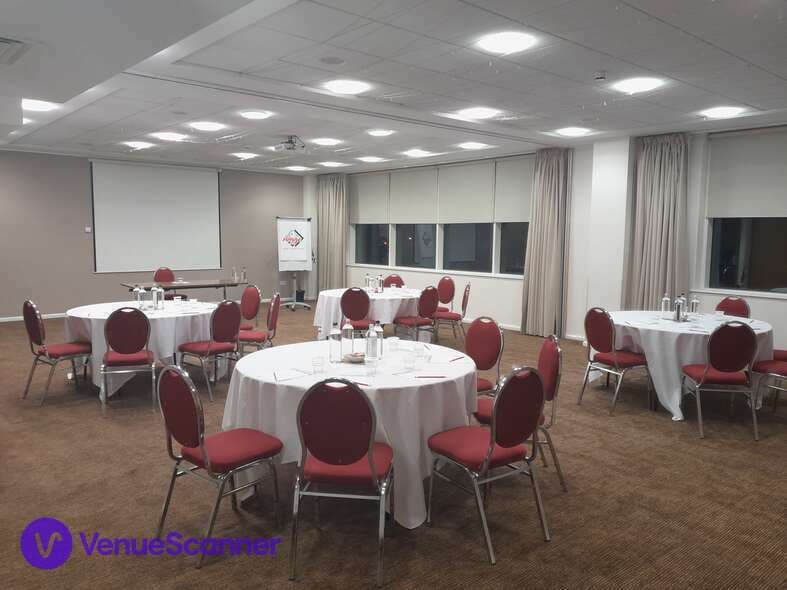 Emma/enniston, Future Inns Cardiff photo #1