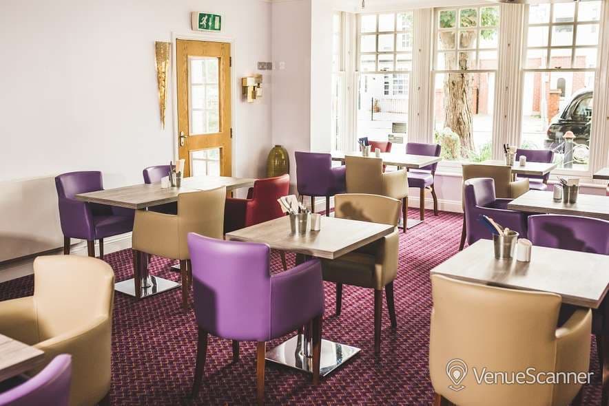 Sapphire Suite, The Queensgate Hotel & Conference Centre photo #4