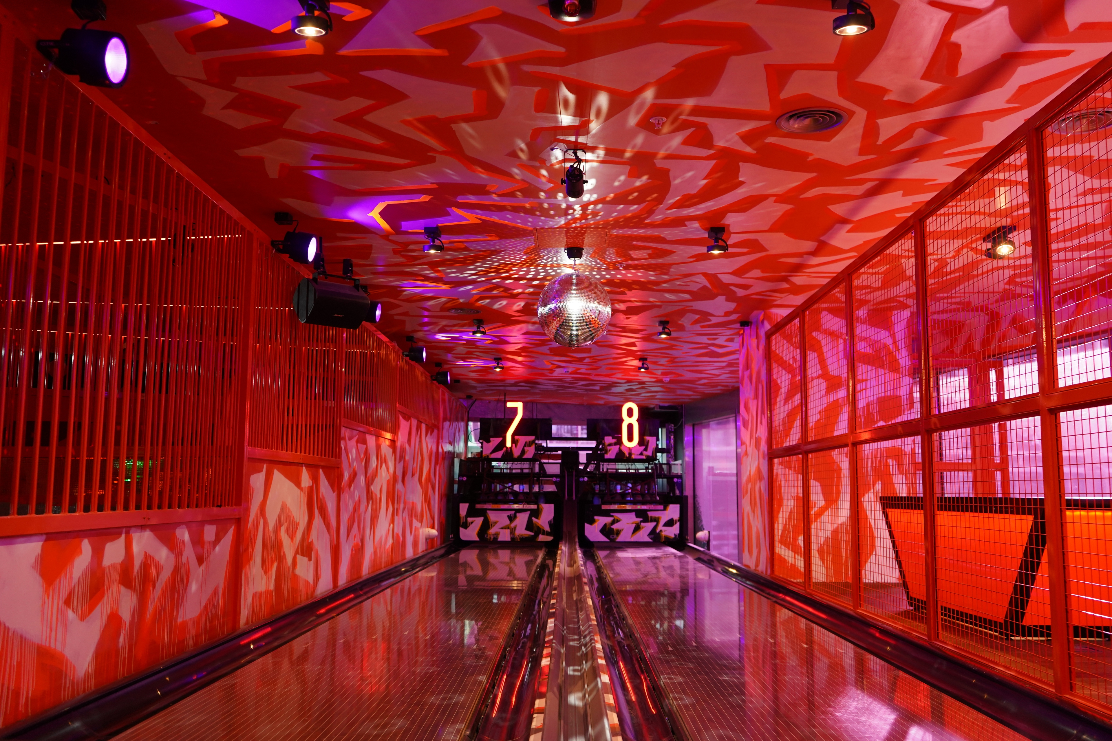 Photo of Lane7 London Victoria, Orange Area