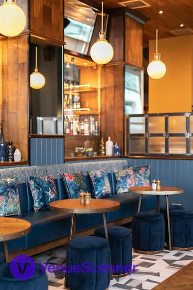 Nine Elms Corridor, The Riverside photo #1