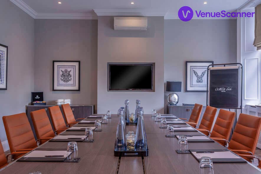 Surrey & Cedar, Oatlands Park Hotel photo #2