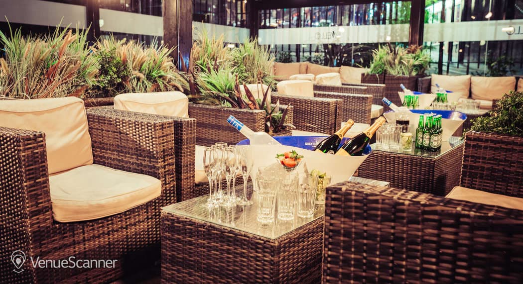 The Courtyard, Livello photo #2