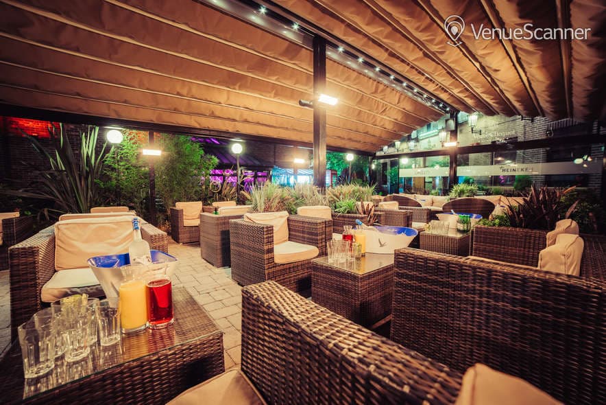 The Courtyard, Livello photo #3