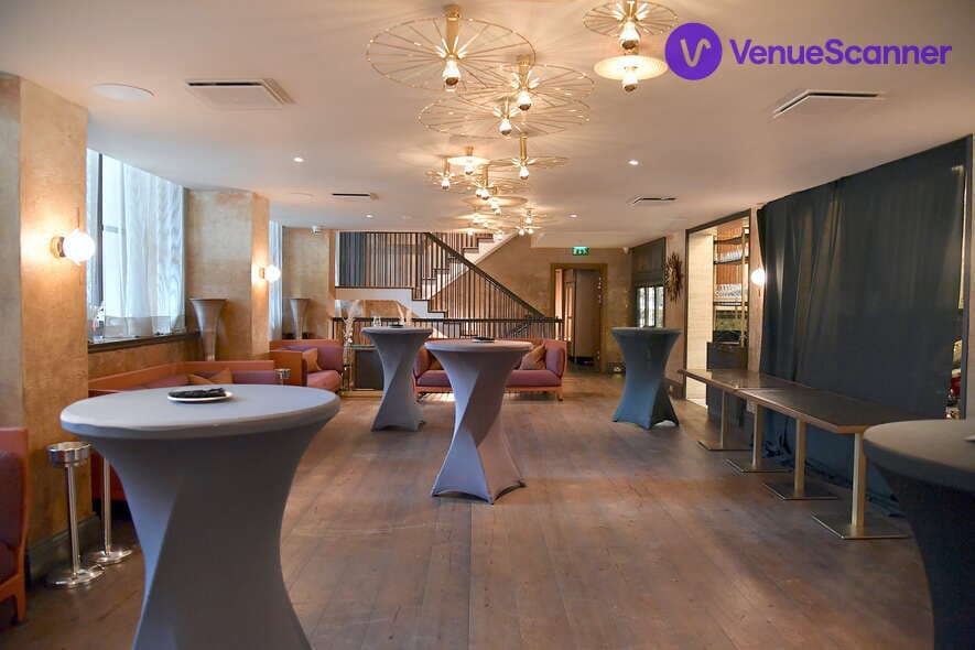 Mezzanine & Under Mezzanine, Piazza Italiana photo #1