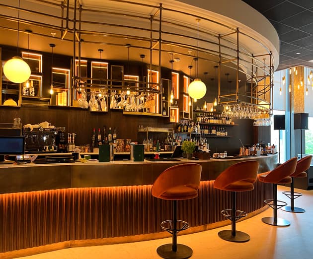 Newtons Cocktail Bar