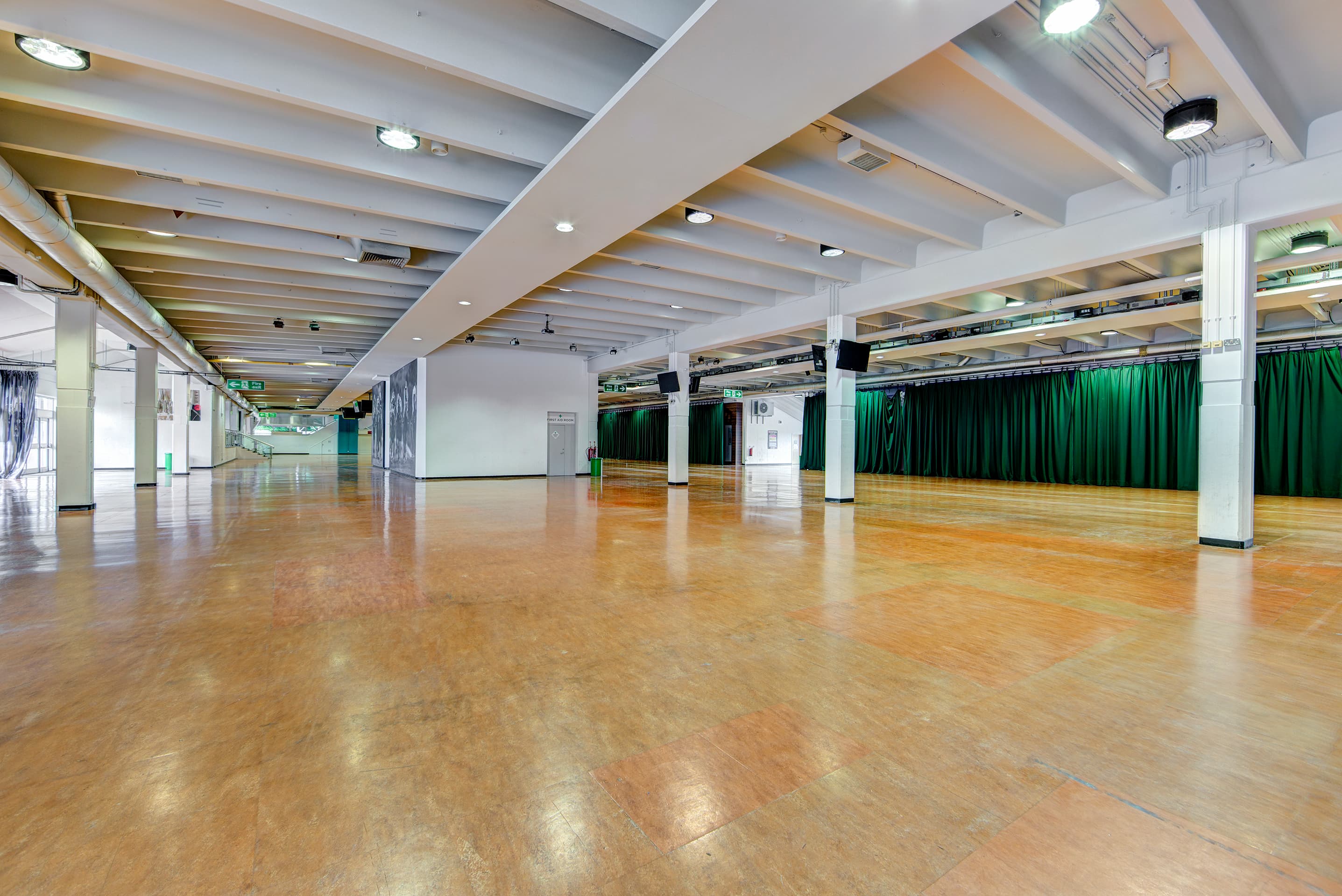 Sandown Park Racecourse, Surrey Hall photo #2