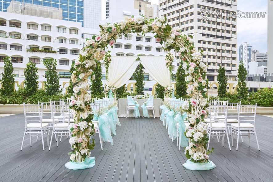 Poolside, Orchard Rendezvous Hotel Singapore photo #1