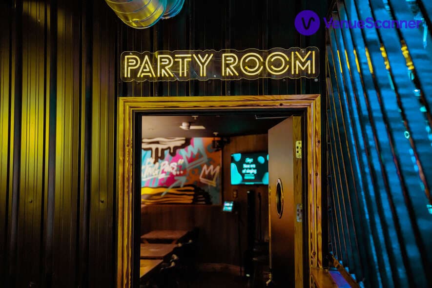 Karaoke Room, King Pins Bowling - Trafford Palazzo Manchester photo #2