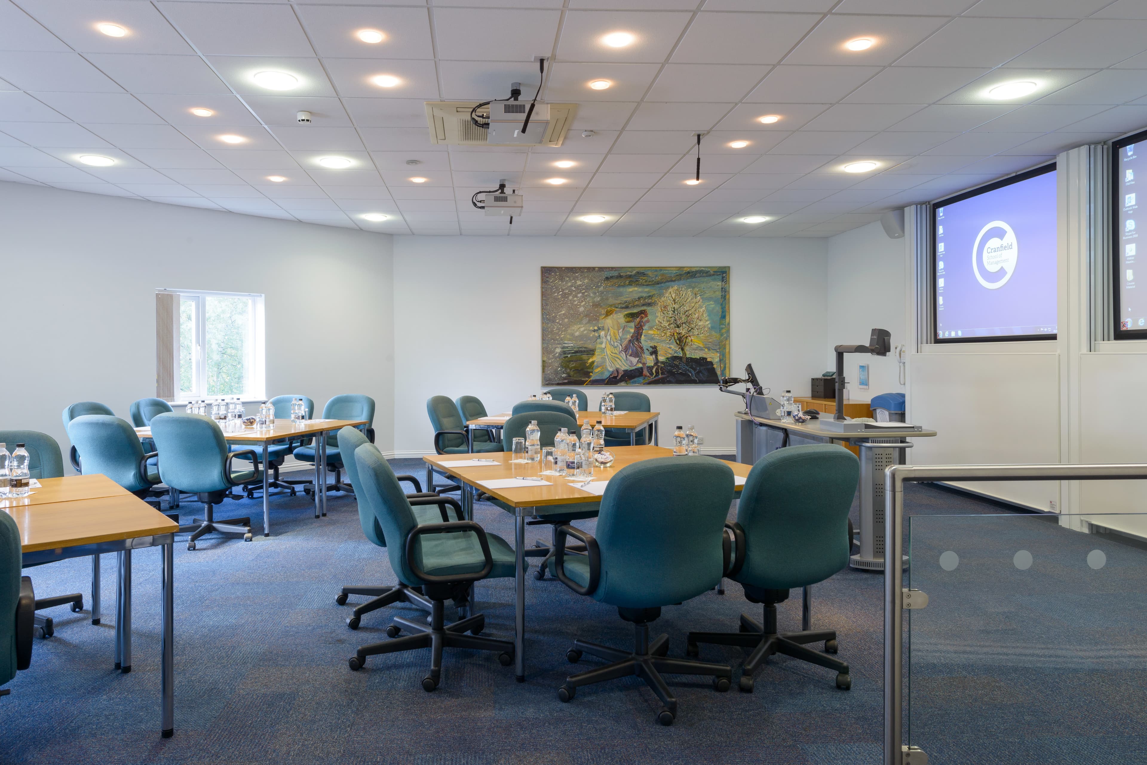 Venue Cranfield, LR16 photo #2