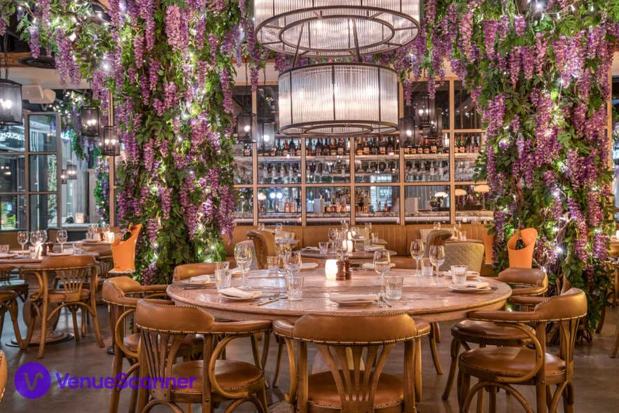 Semi Exclusive, Victor's Oxford photo #2